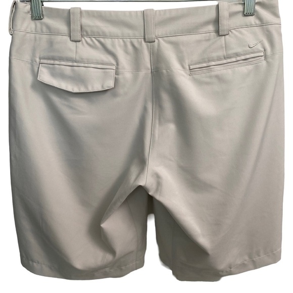 Nike Golf Women’s Dri-Fit Khaki Mid-Rise Shorts Size 10 - Picture 4 of 8